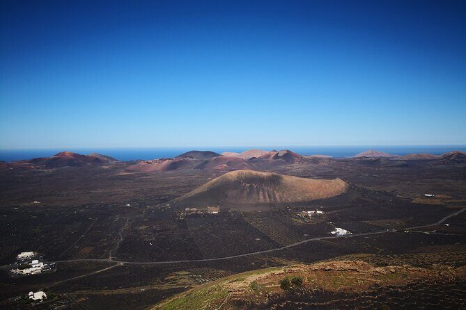 Vineyards of La Geria hiking tour - What you’ll see on the way: black sand, vine plots, and the “how” of farming