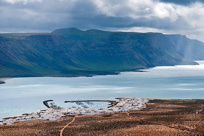 Walking Tour through La Corona Volcano and Famara Cliff - Why the La Corona + Famara pairing works so well